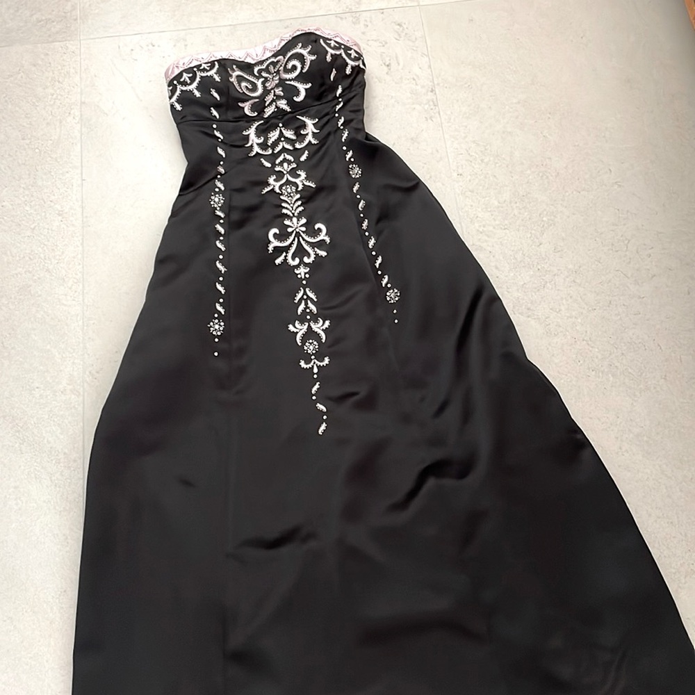 LONG GOWN